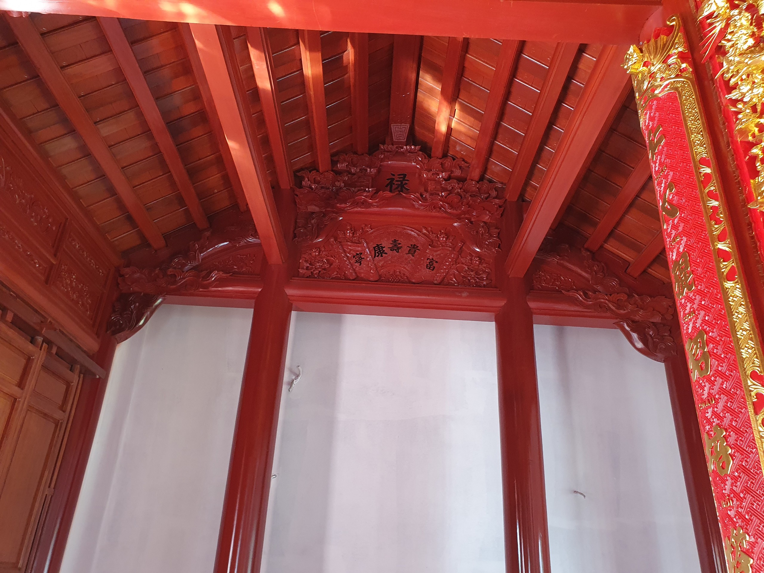 nha-go-kim-thanh (2).jpg