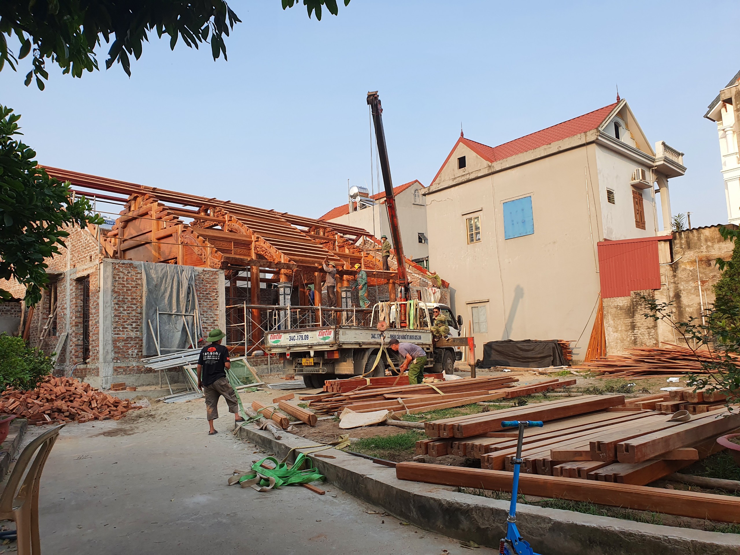 Dựng nhà 5 gian chú Vĩnh thôn Văn Thai xã Cẩm Văn huyện Cẩm Giàng tỉnh Hải Dương.jpg