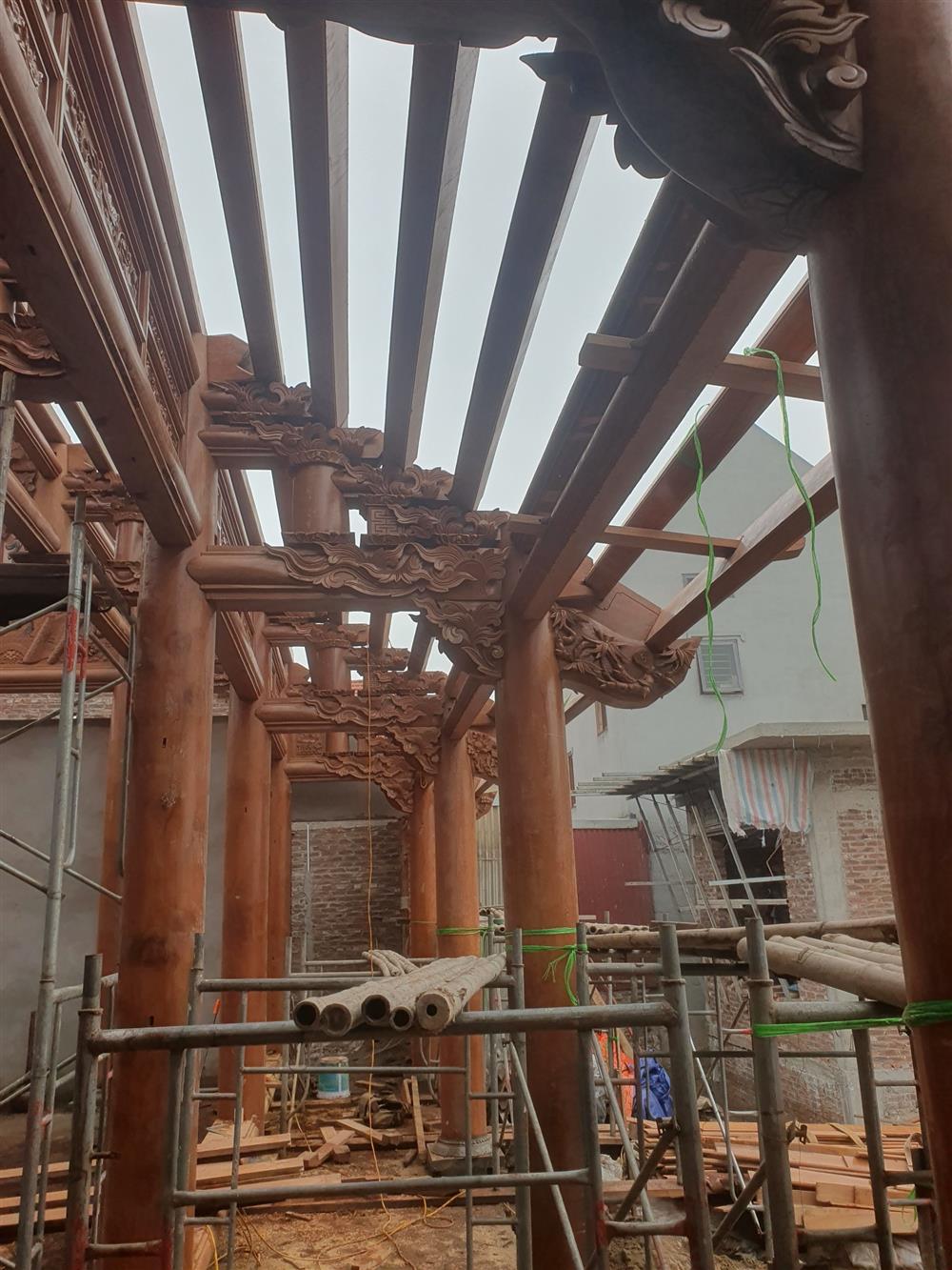 nha-go-5-gian-chu-Tan (1).jpg