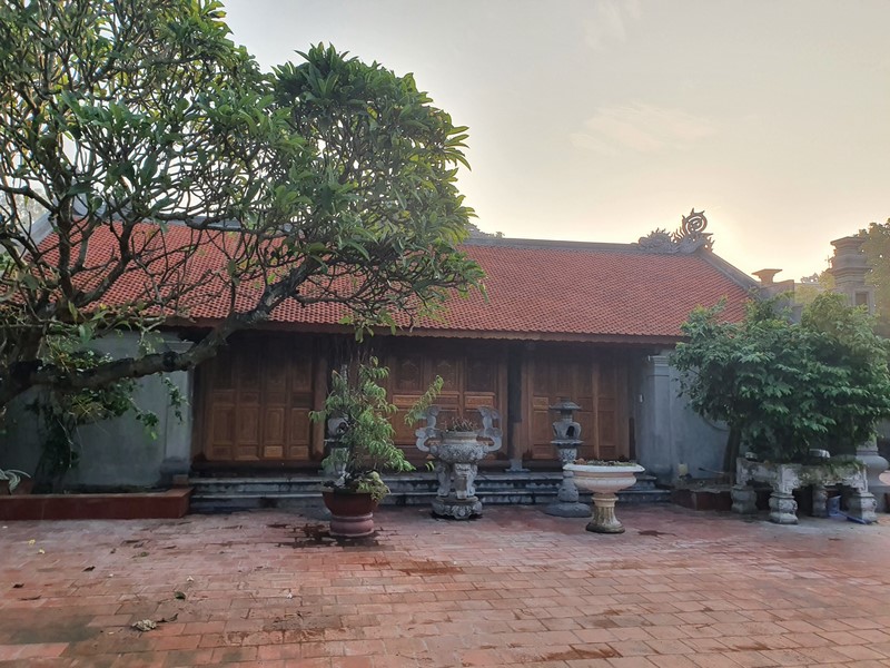 Hoan thien tu bo cap thiet chua Phu Quan xa Dinh Son huyen Cam Giang tinh Hai Duong (5).jpg