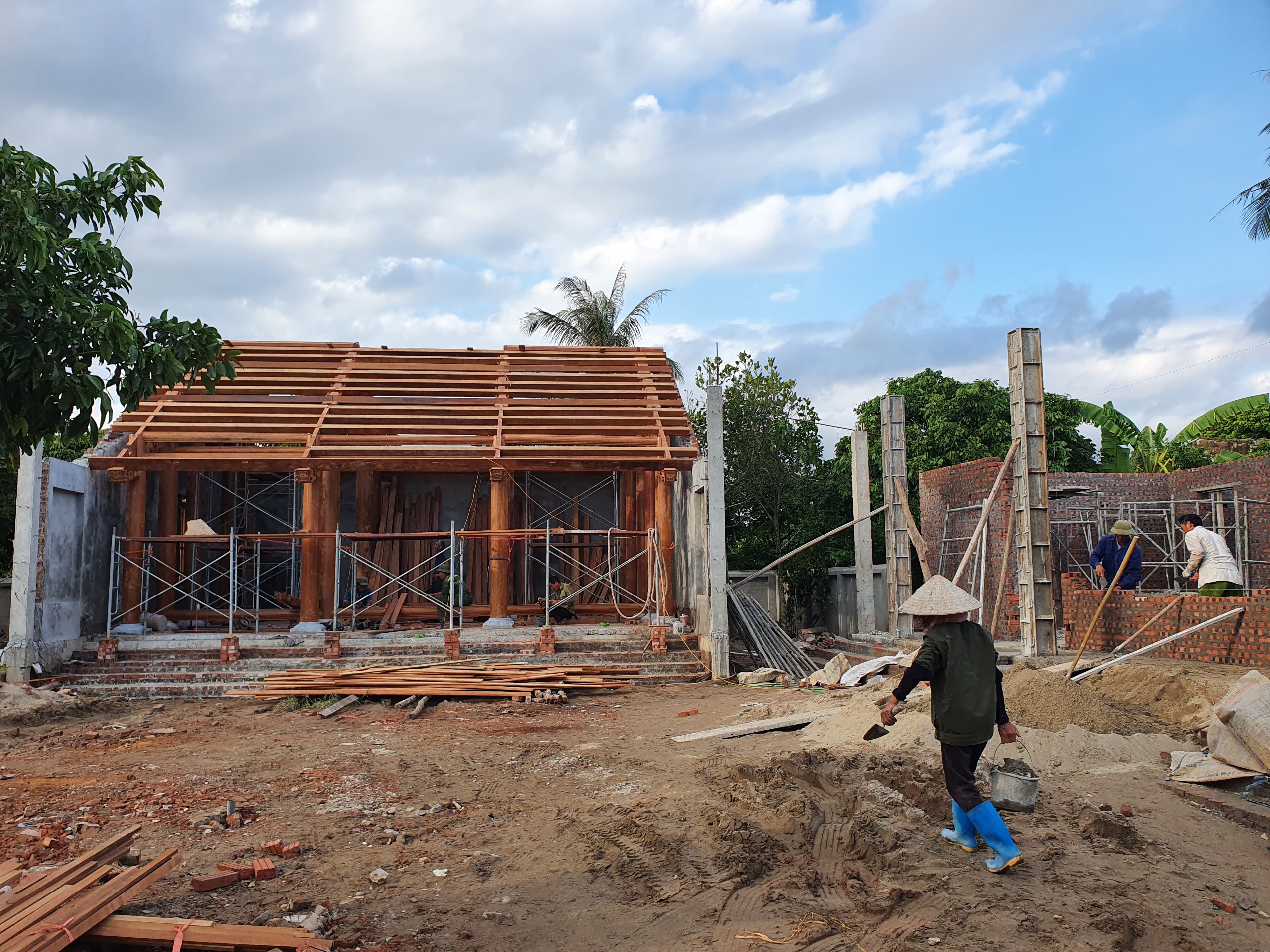 nha-go-chu-cuong (5).jpg